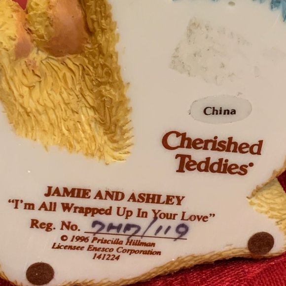 Cherished Teddies - Jamie and Ashley - I’m All Wrapped Up In Your Love - Picture 7 of 9